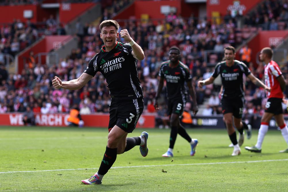 大连英博队迎来队史第100场比赛